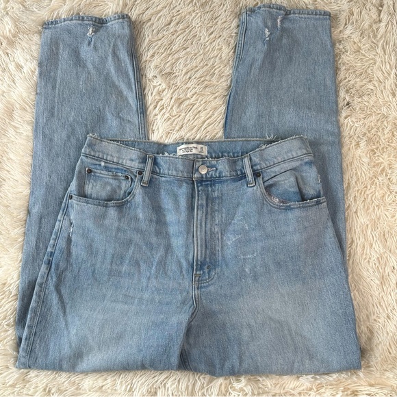 Abercrombie & Fitch Denim - Abercrombie & Fitch The 90s Straight Ultra High Rise Jeans Size 32/14L